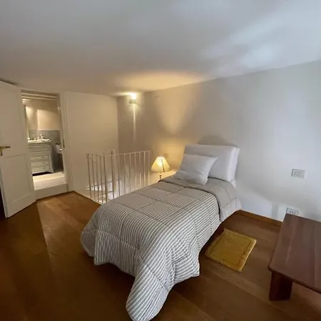 Appartement Loft Di Charme Con Travi Affrescate Ferrare