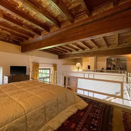 Loft Di Charme Con Travi Affrescate Appartement Ferrare