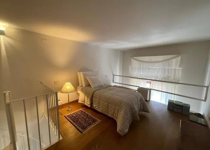 Διαμέρισμα Loft Di Charme Con Travi Affrescate