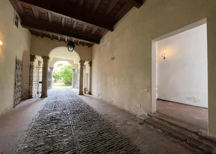 Appartement Loft Di Charme Con Travi Affrescate